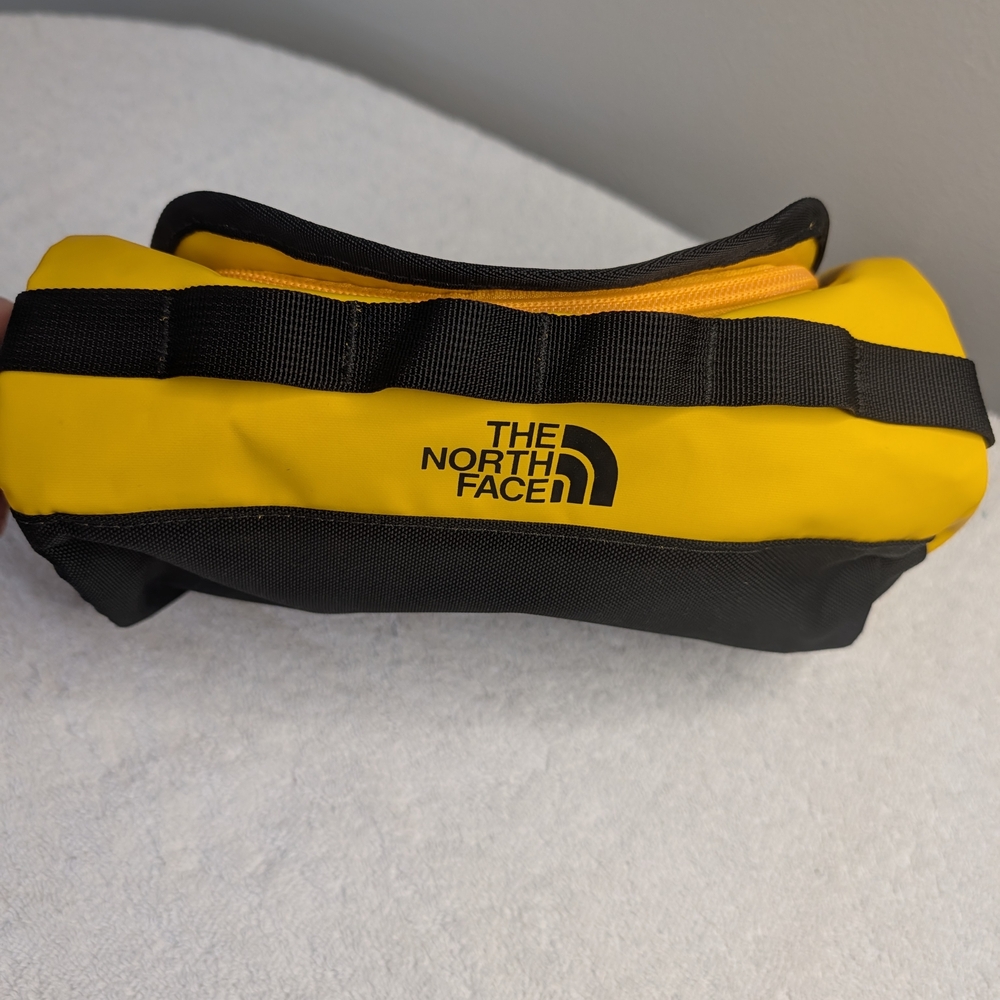 The North Face Base Camp Travel Canister / Toiletry Bag - Only Used Once